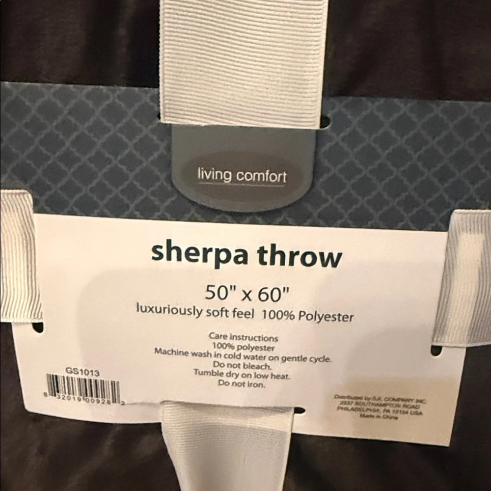 Living comfort Sherpa plush Throw Blanket Brown and White 50x60” new